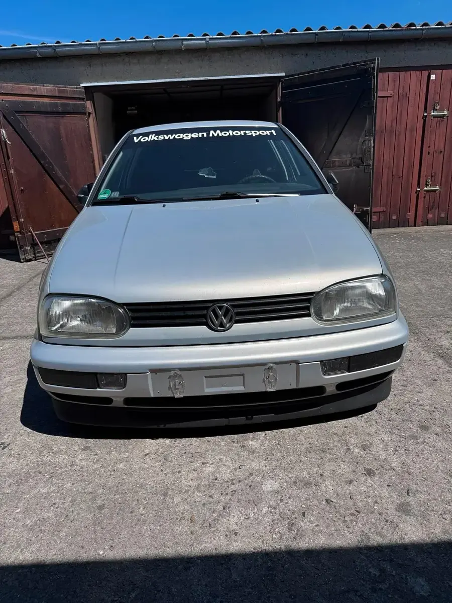 Używany VW Golf 60 KM (44 kW) 1997 Srebrny Coupe