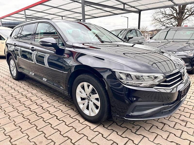 Gebraucht VW Passat 122 PS (89 kW) 2021 Schwarz Kombi
