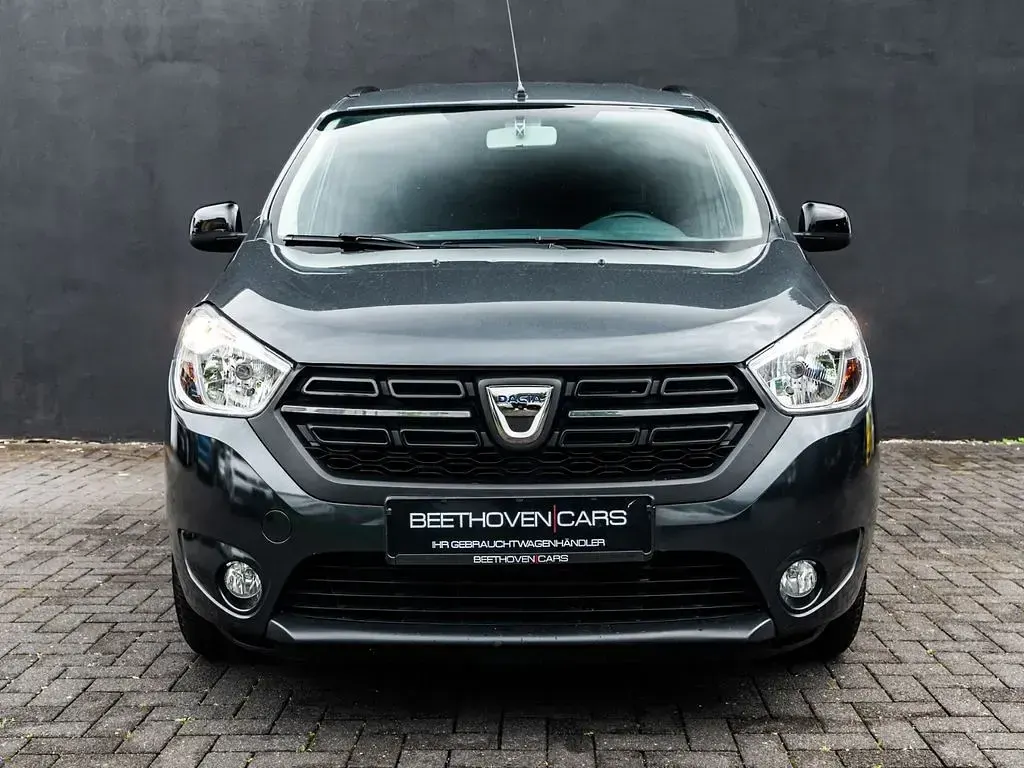 Gebraucht Dacia Lodgy Comfort 102 PS (75 kW) 2019 Grau Van / Kleinbus