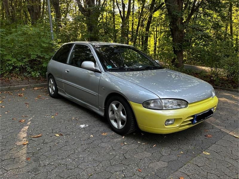 Silber Gebraucht 1992 Mitsubishi Colt Spirit Limousine | 2.100 € - Bild 1/4
