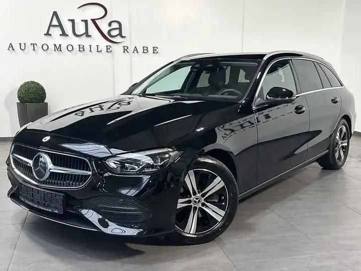 Schwarz Gebraucht 2023 Mercedes C200 Avantgarde Kombi | 30.749 € (Guter Preis) - Bild 1/4