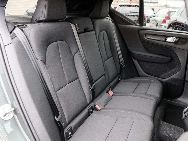 Neu Volvo EX40 Single Motor Extended Range 185 kW (252 PS) 2026 Grün SUV