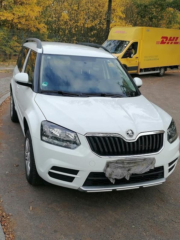 Weiß Gebraucht 2016 Skoda Yeti SUV | 8.750 € (Fairer Preis) - Bild 1/4