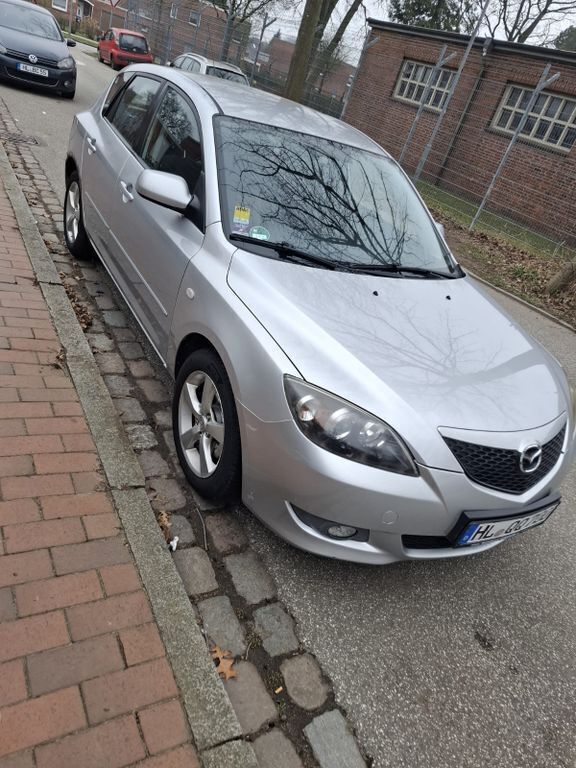Silber Gebraucht 2004 Mazda 3 Comfort Limousine | 1.770 € (Fairer Preis) - Bild 1/4