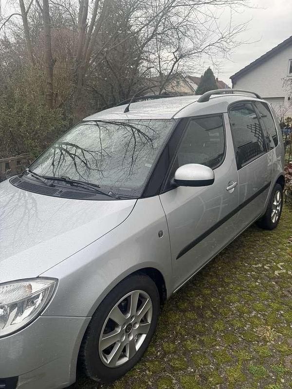 Brilliantsilber metallic Gebraucht 2010 Skoda Roomster Plus Edition Van / Kleinbus | 1.450 € - Bild 1/4