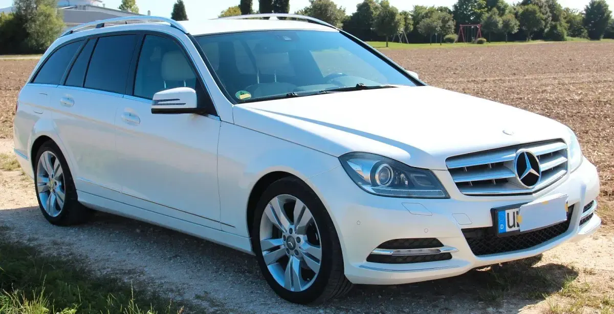 Gebraucht Mercedes C200 Avantgarde 184 PS (135 kW) 2012 Weiß Kombi