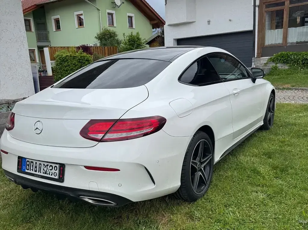Gebraucht Mercedes C400 AMG line 333 PS (244 kW) 2020 Weiß Coupé
