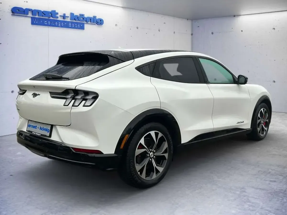 Usata Ford Mustang Mach-E 258 kW (351 CV) 2022 Bianco SUV