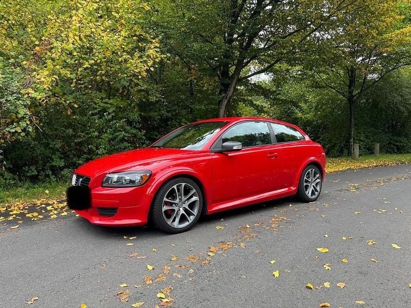 Rot Gebraucht 2007 Volvo C30 Momentum Kleinwagen | 4.500 € (Fairer Preis) - Bild 1/4