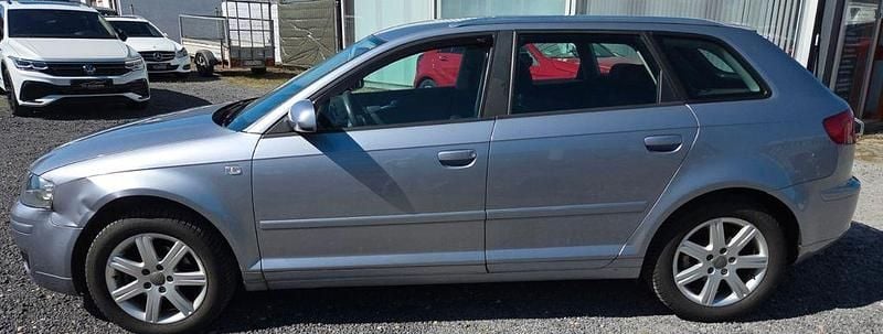 Gebraucht Audi A3 Attraction 102 PS (75 kW) 2007 Akoyasilber Kleinwagen