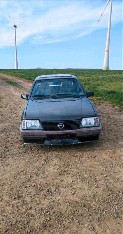Gebraucht Opel Ascona 150 PS (110 kW) 1985 Grau Limousine