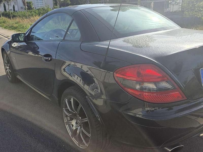 Schwarz Gebraucht 2007 Mercedes SLK200 Edition 1 Cabrio | 12.600 € (Fairer Preis) - Bild 1/4