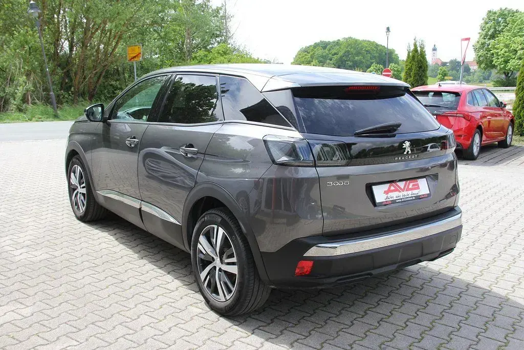 Gebraucht Peugeot 3008 Allure 131 PS (96 kW) 2024 Platiniumgrau SUV