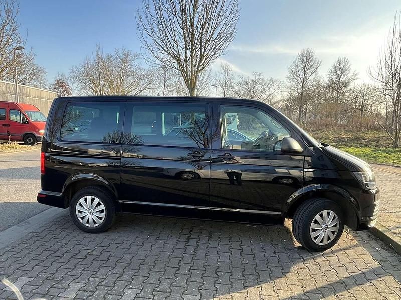 Gebraucht VW Multivan Trendline 102 PS (75 kW) 2018 Schwarz Van