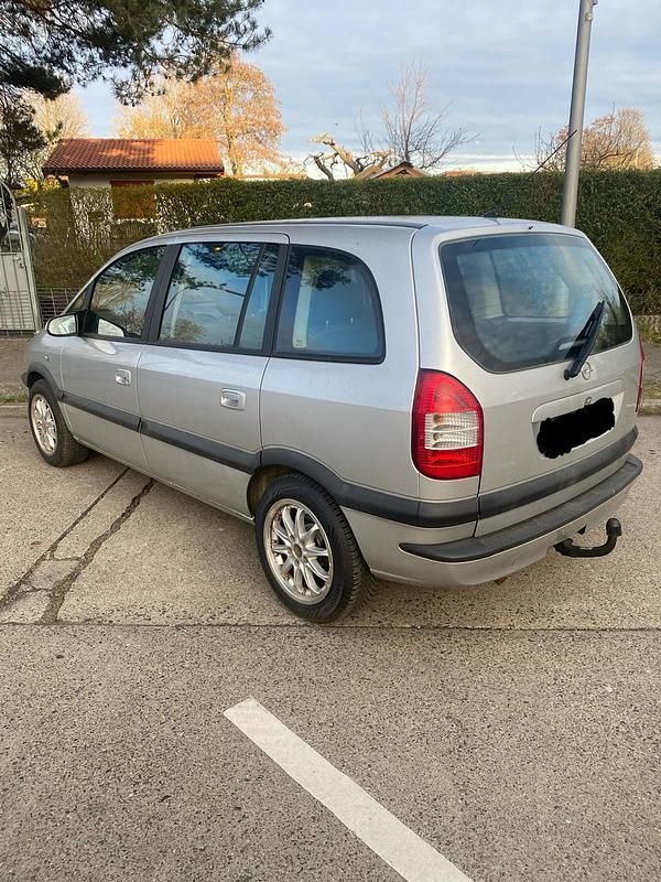 Gebraucht Opel Zafira 125 PS (91 kW) 2004 Silber Van / Kleinbus