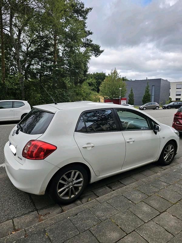 Gebraucht Toyota Auris 116 PS (85 kW) 2009 Kleinwagen