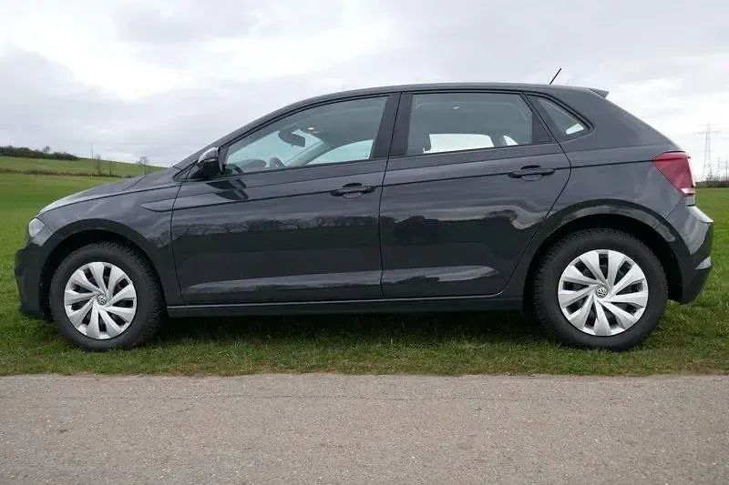 Gebraucht VW Polo 80 PS (58 kW) 2018 Grau Kleinwagen