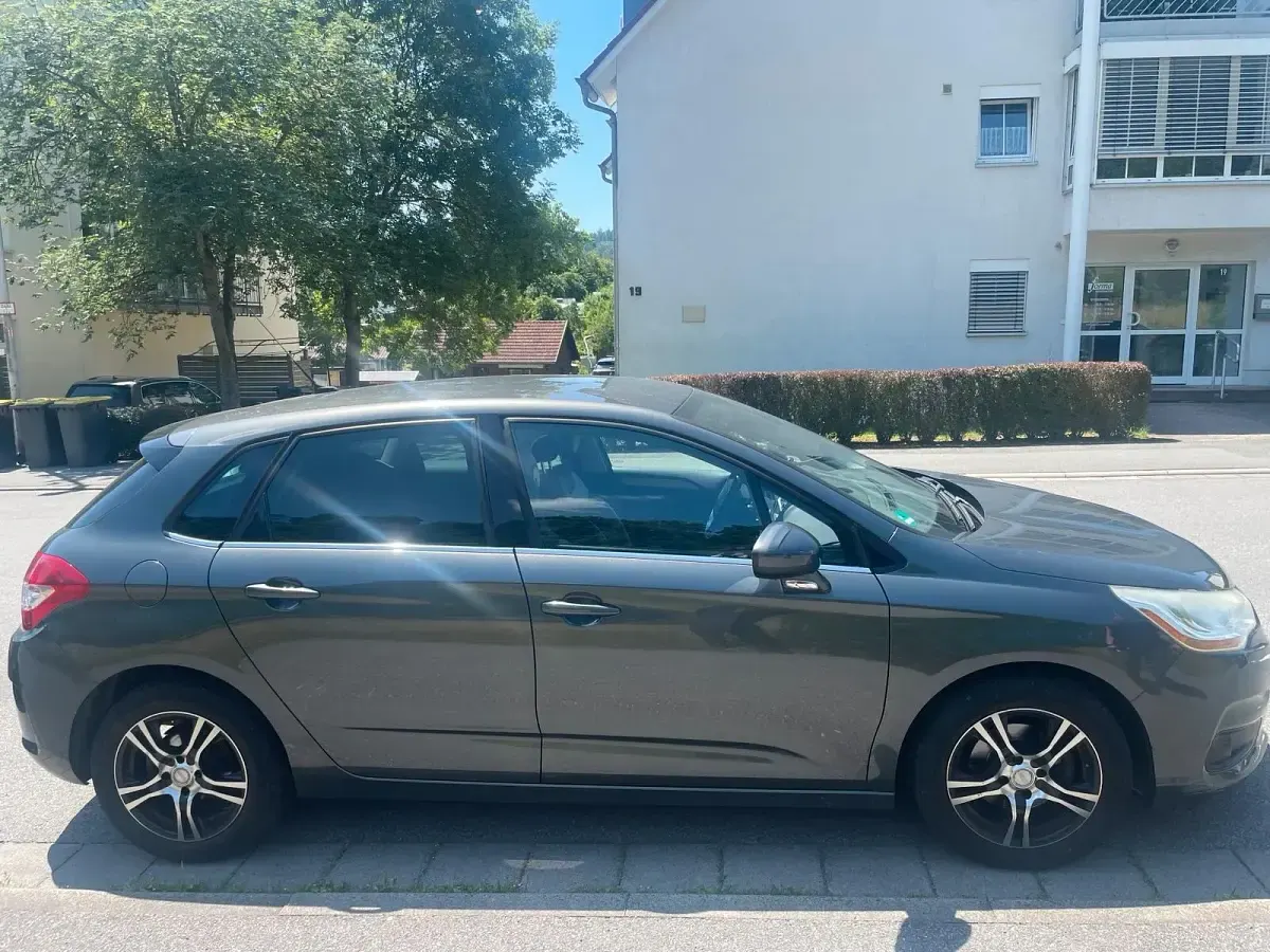 Gebraucht Citroën C4 120 PS (88 kW) 2012 Grau Kleinwagen