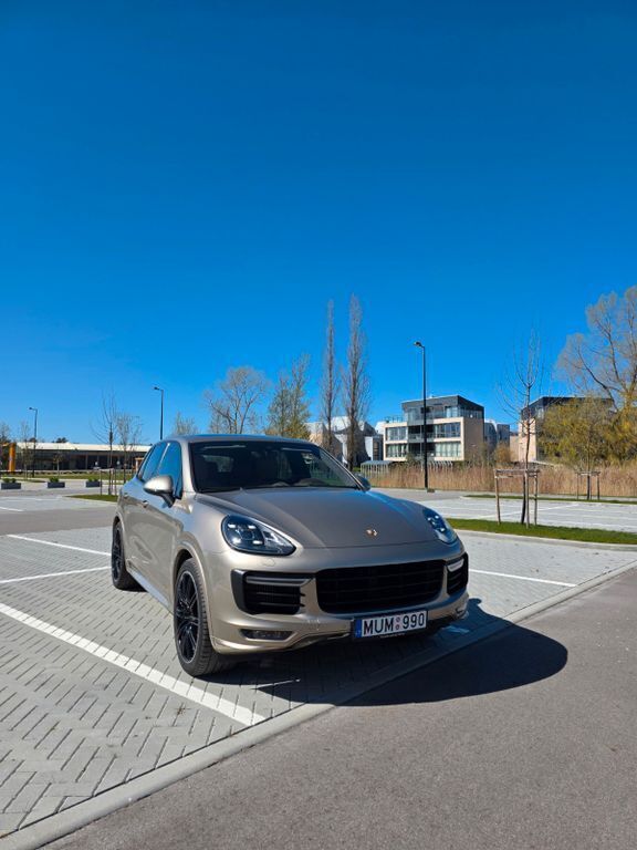 Gold Gebraucht 2015 Porsche Cayenne GTS SUV | 40.900 € (Superpreis) - Bild 1/4