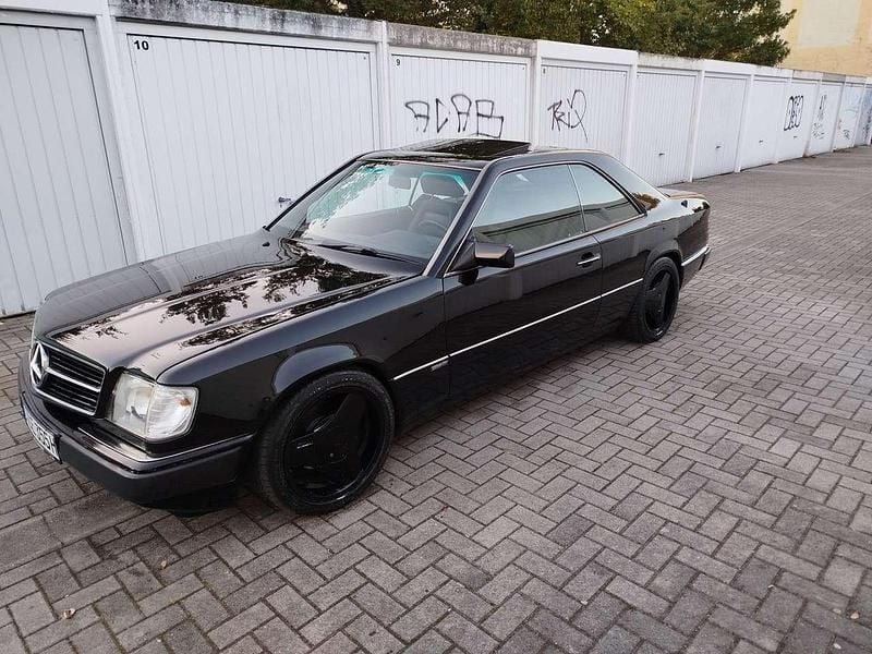 Schwarz Gebraucht 1992 Mercedes E220 Sportline Coupé | 5.600 € - Bild 1/4