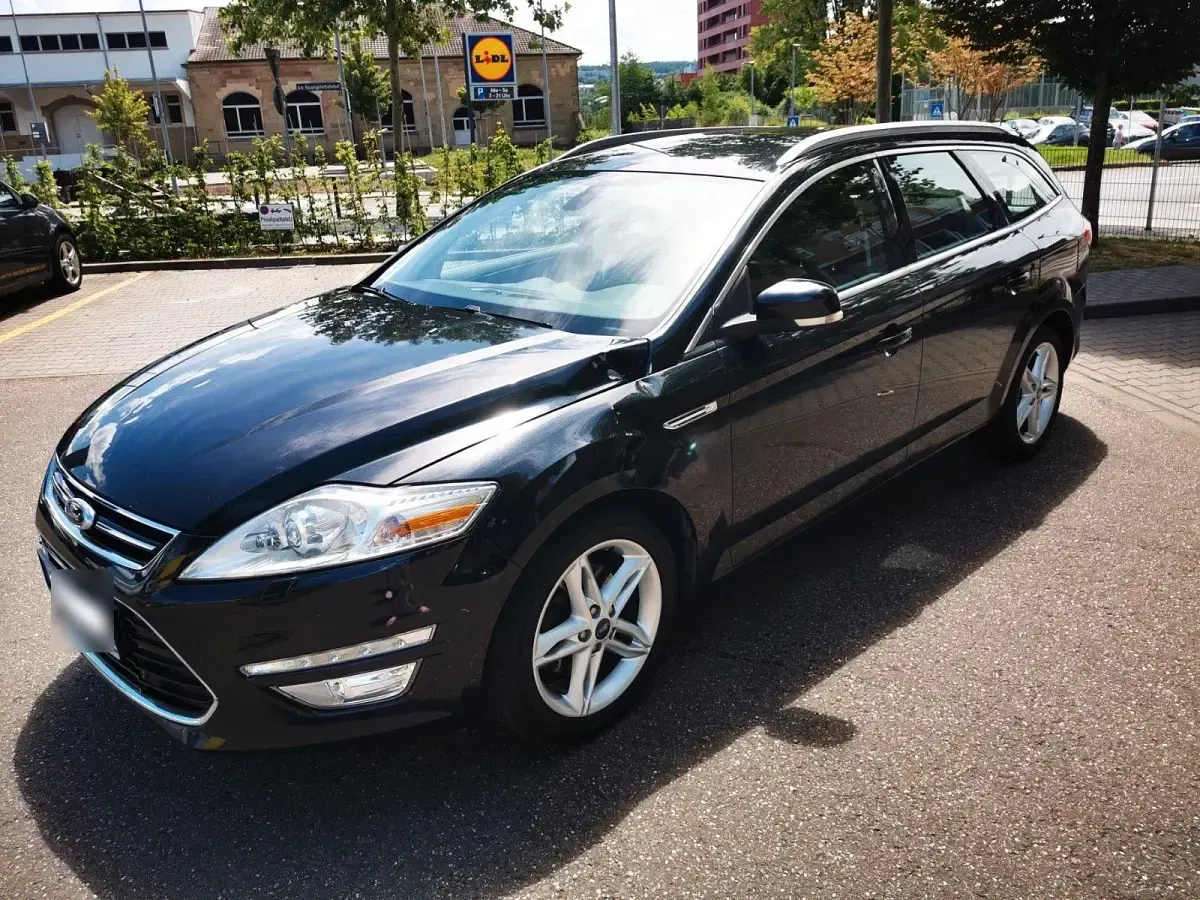 Gebraucht Ford Mondeo 163 PS (119 kW) 2012 Schwarz Kombi