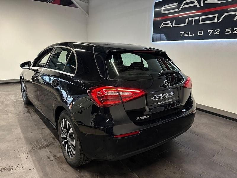 Gebraucht Mercedes A180 116 PS (85 kW) 2021 Schwarz Limousine