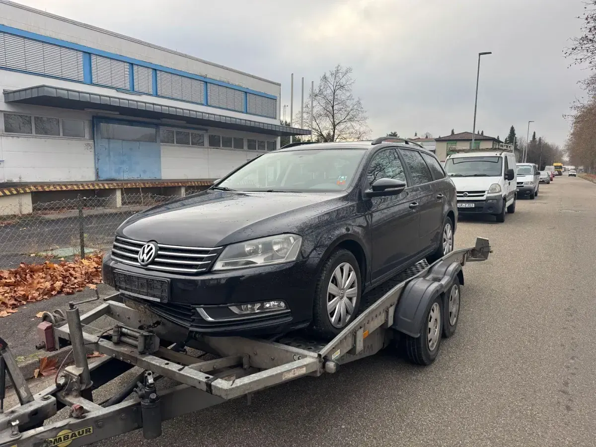 Gebraucht VW Passat Trendline 140 PS (102 kW) 2012 Schwarz Kombi