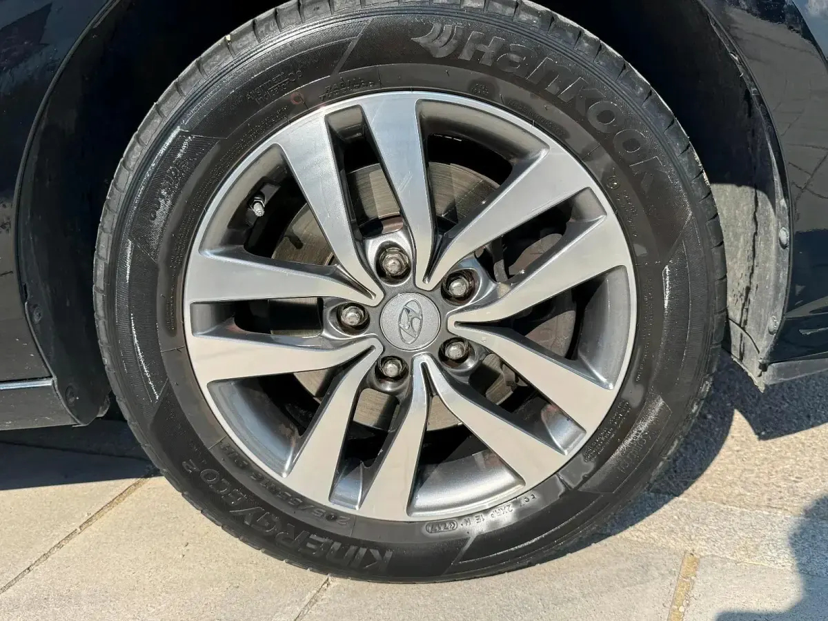 Gebraucht Hyundai i30 Select 101 PS (74 kW) 2017 Schwarz Kombi
