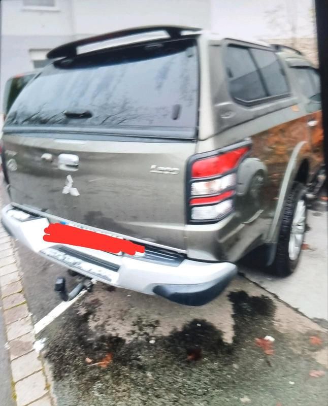 Usata Mitsubishi L200 2016 Andere farben Pick-up