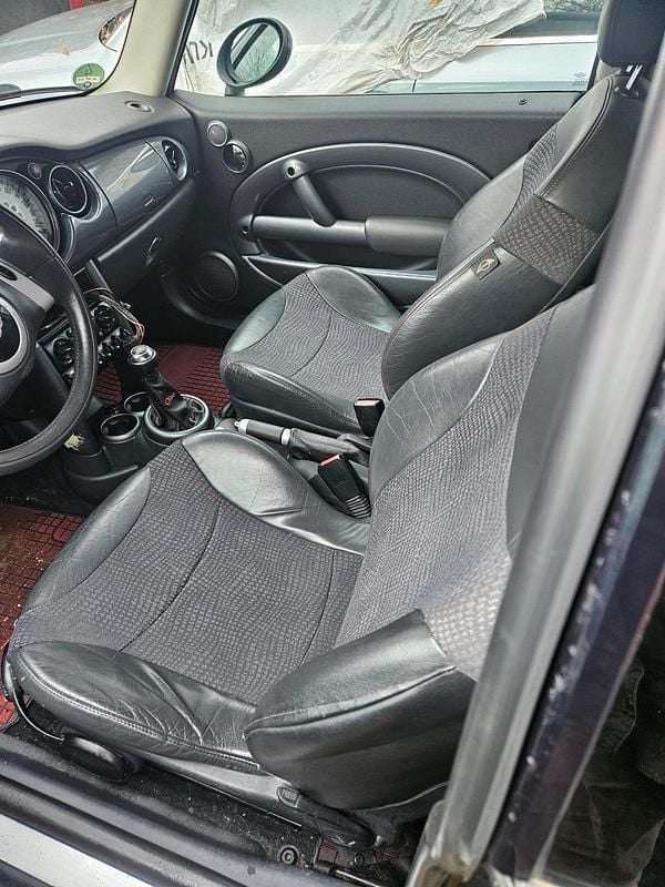 Gebraucht Mini Cooper 90 PS (66 kW) 2003 Schwarz Kleinwagen