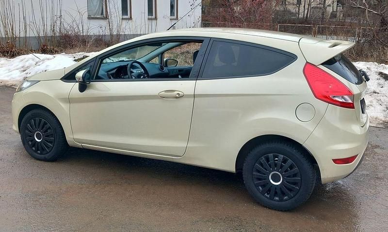 Gebraucht Ford Fiesta 80 PS (58 kW) 2009 Beige Kleinwagen