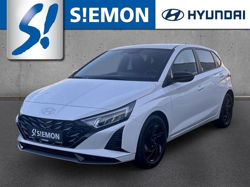 Weiß Neu 2026 Hyundai i20 Blackline Limousine | 21.530 € (Fairer Preis) - Bild 1/4