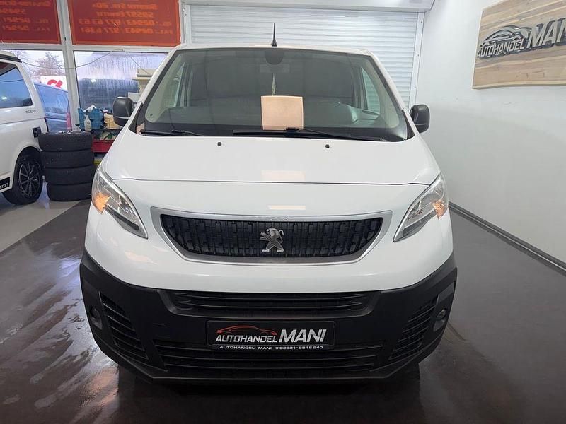Gebraucht Peugeot Expert Premium 122 PS (89 kW) 2017 Weiß Van