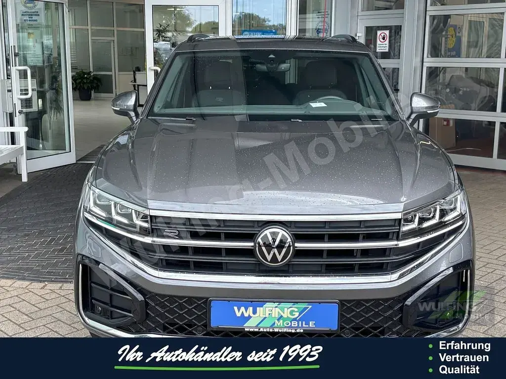 Gebraucht VW Touareg R-line 231 PS (169 kW) 2025 Siliziumgrau SUV
