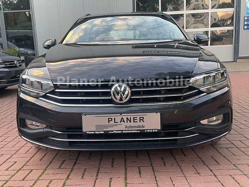 Gebraucht VW Passat 150 PS (110 kW) 2020 Grau Kombi