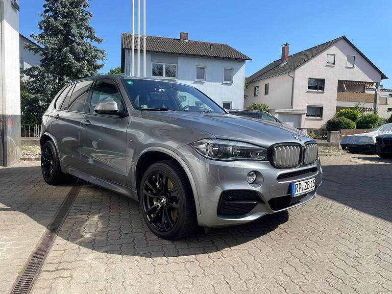 Grau Gebraucht 2017 BMW X5 M Sport SUV | 35.000 € - Bild 1/4