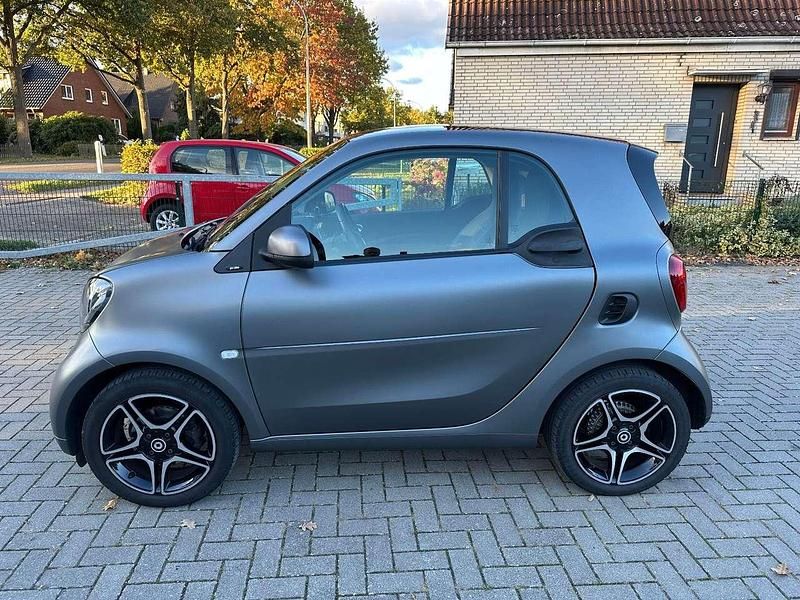 Gebraucht Smart ForTwo Coupé Prime 90 PS (66 kW) 2019 Grau Kleinwagen
