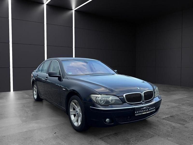 Gebraucht BMW 745 329 PS (241 kW) 2007 Blau Limousine