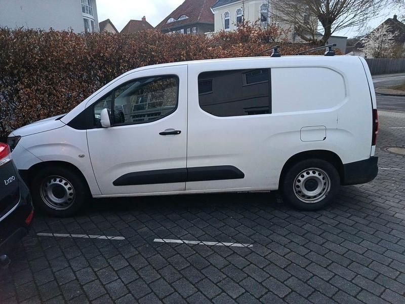 Gebraucht Opel Combo 102 PS (75 kW) 2019 Weiß Van / Kleinbus