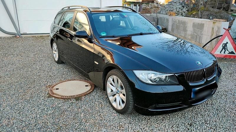 Gebraucht BMW 325 218 PS (160 kW) 2008 Schwarz Kombi