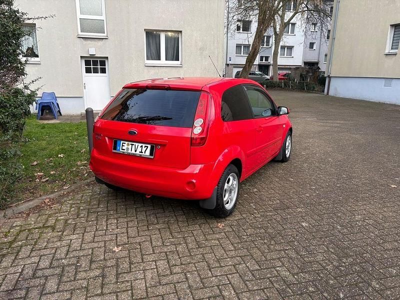 Gebraucht Ford Fiesta Ambiente 60 PS (44 kW) 2007 Kleinwagen