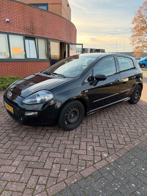 Schwarz Gebraucht 2013 Fiat Punto Evo Sport Kleinwagen | 1.750 € (Fairer Preis) - Bild 1/4