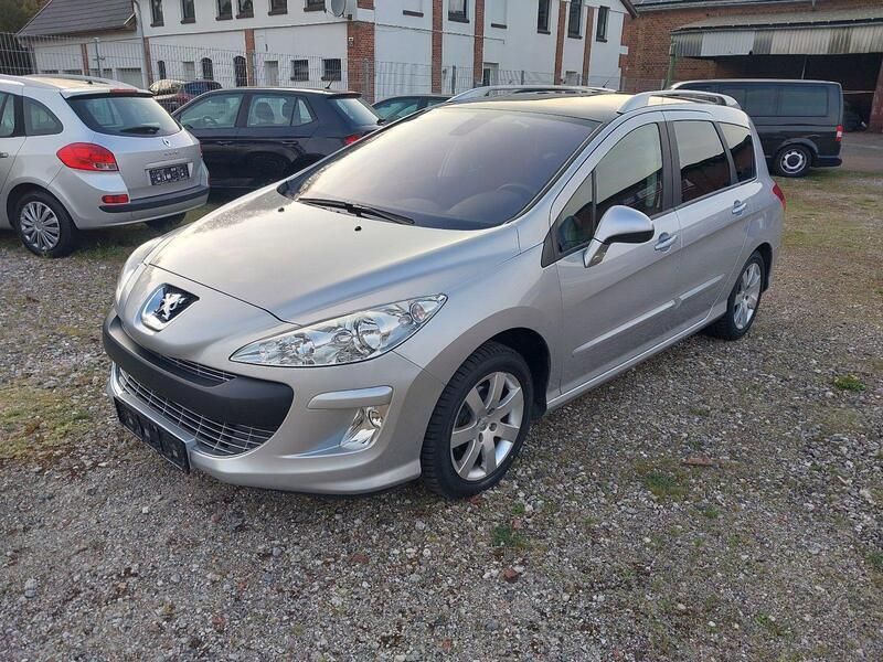Silber Gebraucht 2011 Peugeot 308 Family Kombi | 5.950 € (Teuer) - Bild 1/4