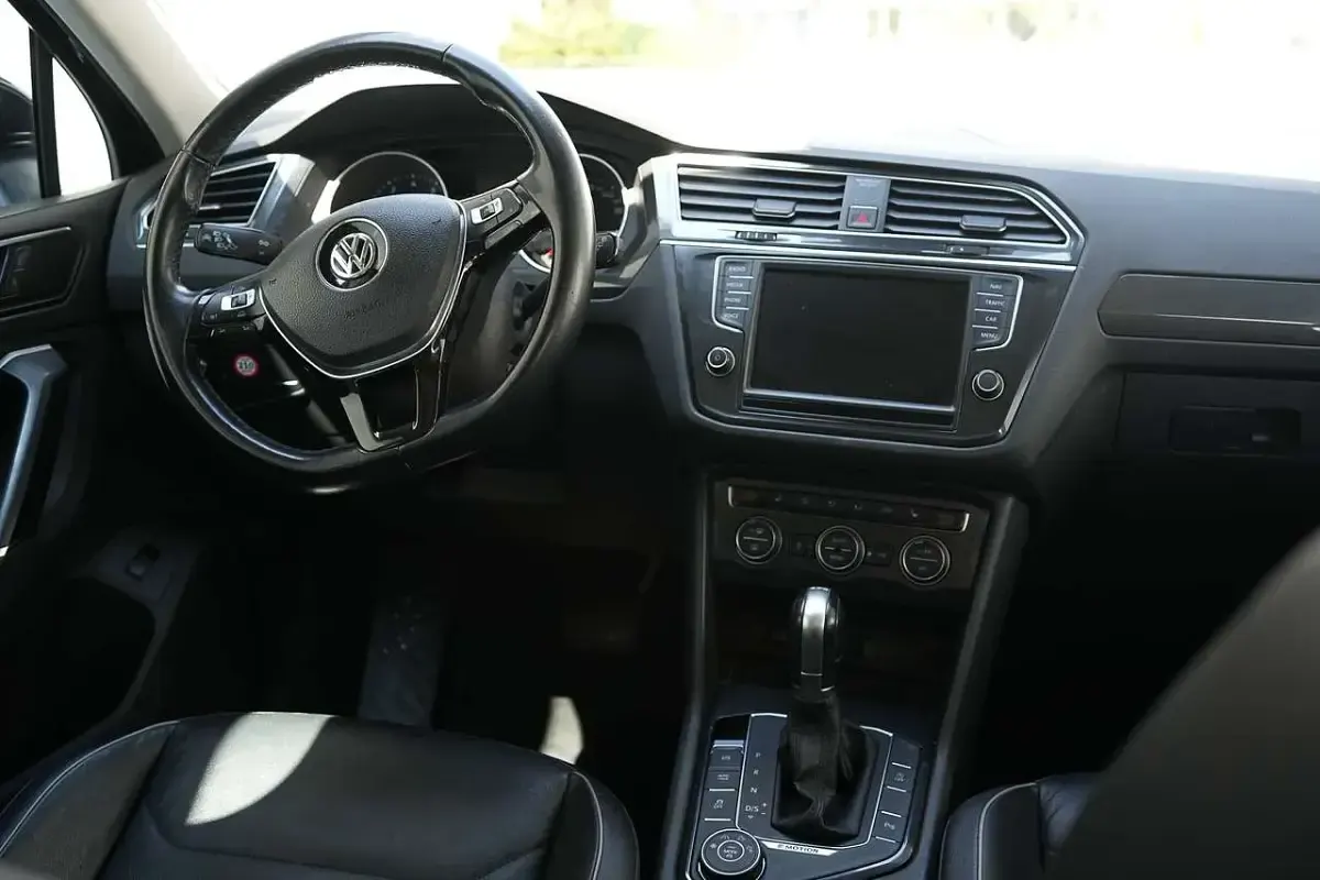 Gebraucht VW Tiguan Highline 179 PS (131 kW) 2016 Schwarz SUV