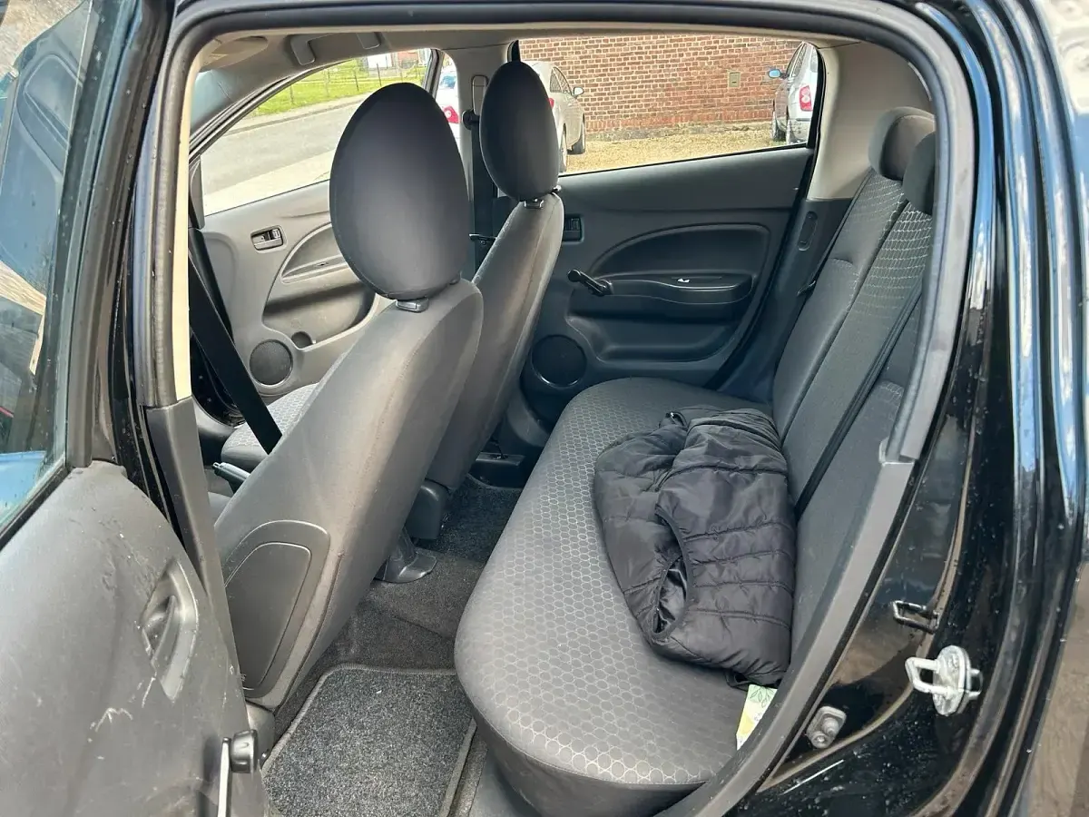 Gebraucht Mitsubishi Space Star 70 PS (51 kW) 2014 Schwarz Van / Kleinbus