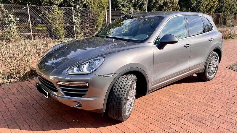 Grau Gebraucht 2011 Porsche Cayenne SUV | 16.800 € (Superpreis) - Bild 1/4