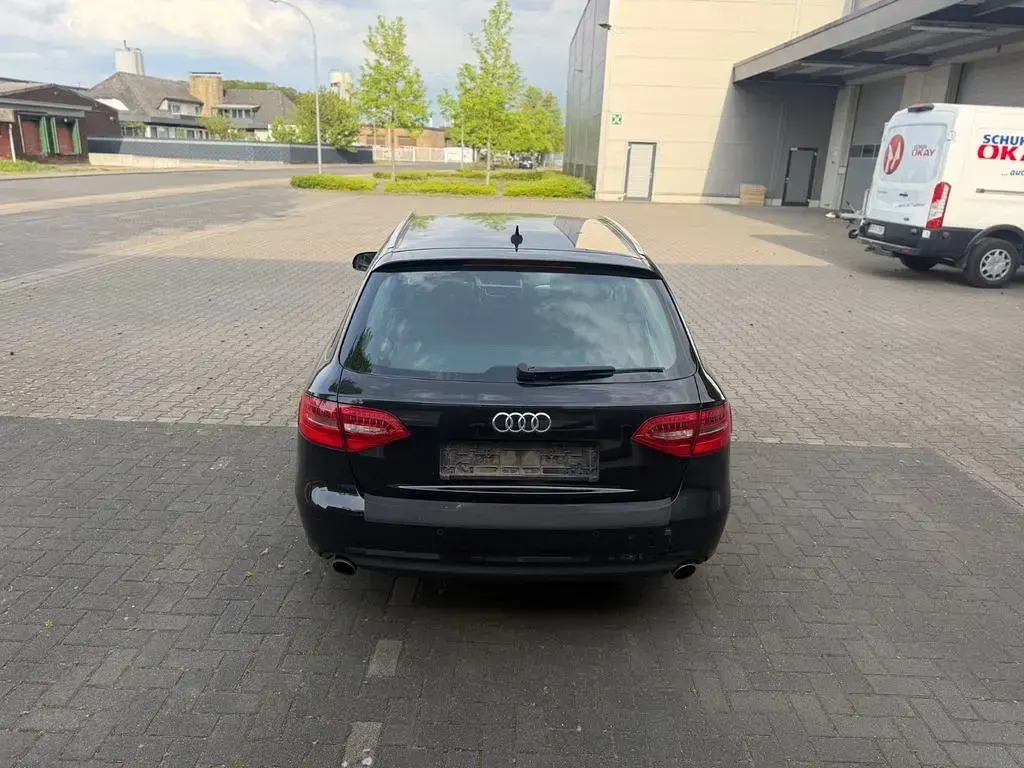 Gebraucht Audi A4 Ambiente 204 PS (150 kW) 2014 Schwarz Kombi