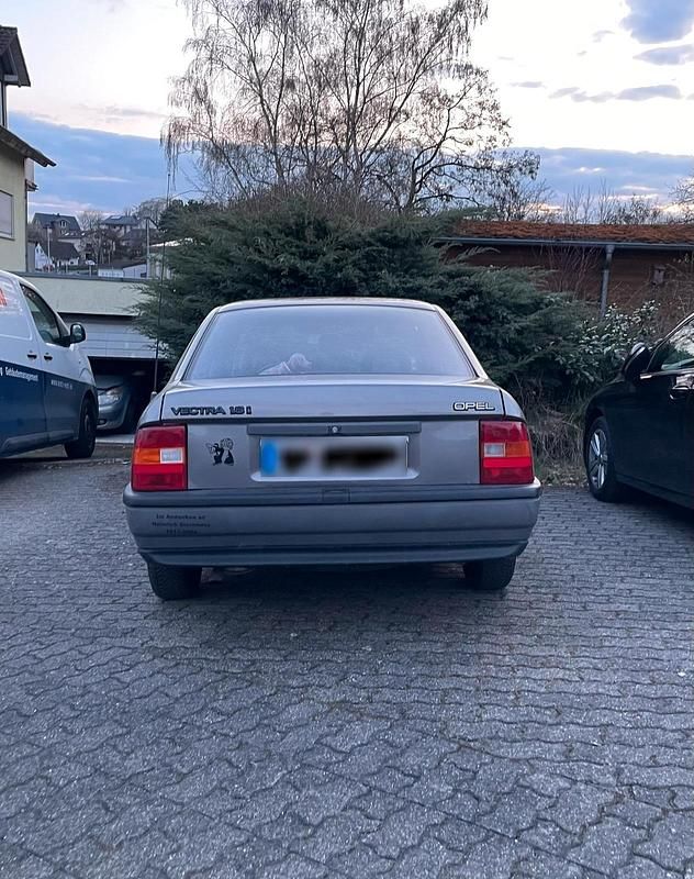 Gebraucht Opel Vectra 90 PS (66 kW) 1991 Grau Kleinwagen