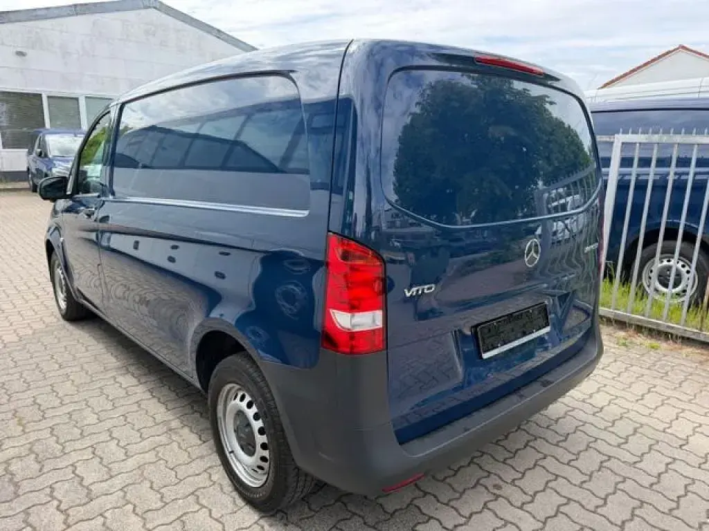 Gebraucht Mercedes Vito 136 PS (100 kW) 2021 Stahlblau Van