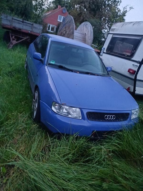 Blau Gebraucht 1998 Audi A3 Kleinwagen | 1.500 € (Fairer Preis) - Bild 1/4